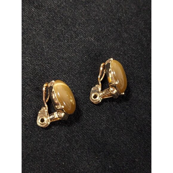 Monet Brown Cats Eye Glass Cabochon Round Stud Clip On Earrings - Picture 6 of 9